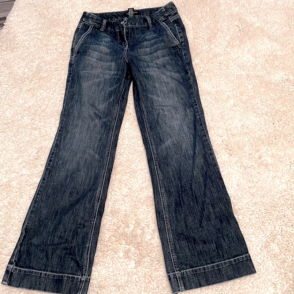NEW YORK & COMPANY JEANS